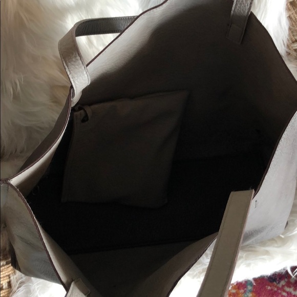 Gray faux leather tote - Picture 2 of 3